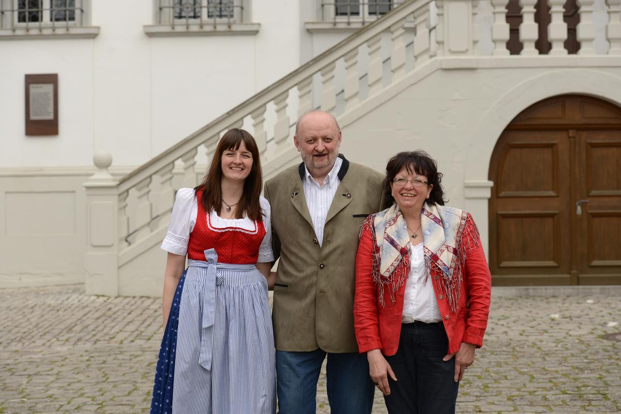 Gasthof & Hotel Goldene Krone อิปโฮเฟิน ภายนอก รูปภาพ