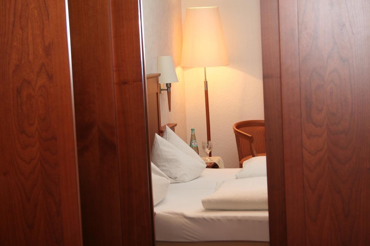 Gasthof & Hotel Goldene Krone อิปโฮเฟิน ภายนอก รูปภาพ