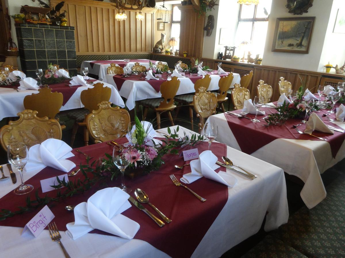 Gasthof & Hotel Goldene Krone อิปโฮเฟิน ภายนอก รูปภาพ